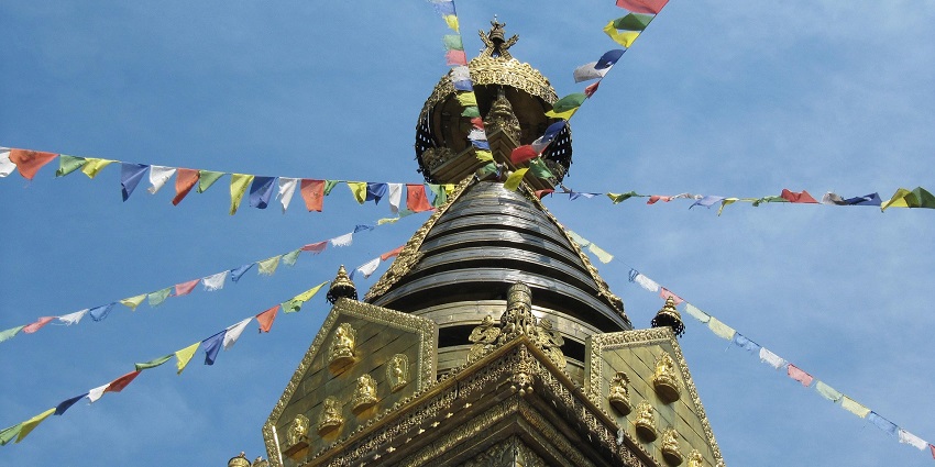 The best time to visit Nagadeepa Purana Vihara for an ideal pilgrimage is between December and April.
