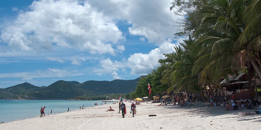 December to April is the best time to visit Chaweng Beach as the weather is warm and dry.