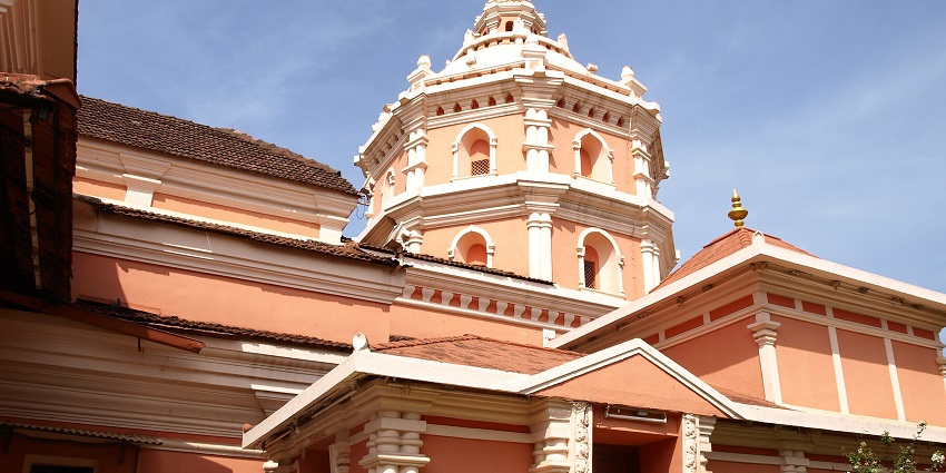 An evening at the Shri Shantadurga Kunkalikarin Temple in South Goa.