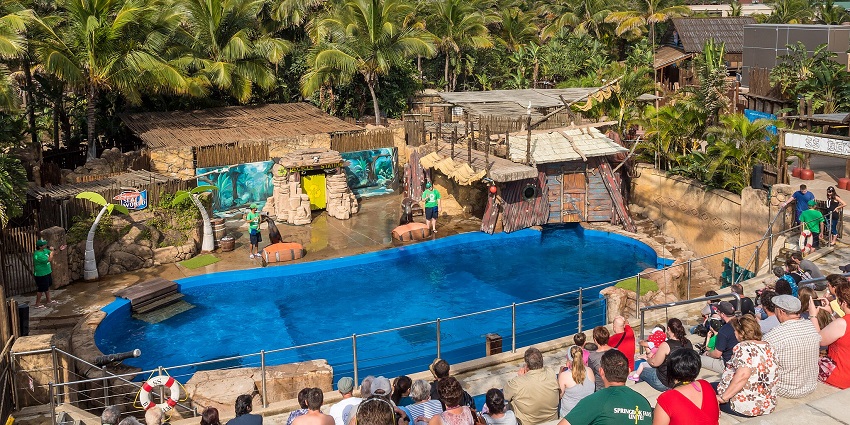 An image of uShaka Marine World in Durban, a large marine park with various attractions