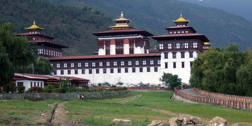 The Dechencholing Palace can best be explored during the spring and autumn months.