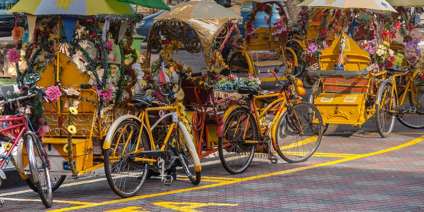 An image of colourful bikes in Malacca city, one of the best places to visit in Malaysia