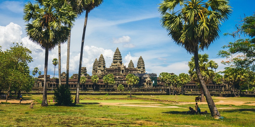 An image showing Siem Reap view with buildings and trees during the daytime.
