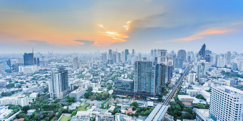 A stunning scene from the Mahanakhon Skywalk, with a bird's-eye view of Bangkok.