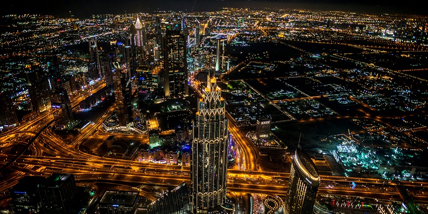 Best time to visit At the Top, Burj Khalifa is sunrise or sunset for golden city views