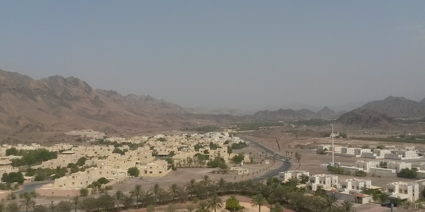 The best time to visit Hatta Hill Park is from October to March