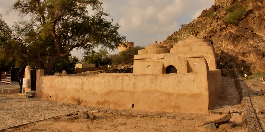 The best time to visit Fujairah Fort is during the winter season.