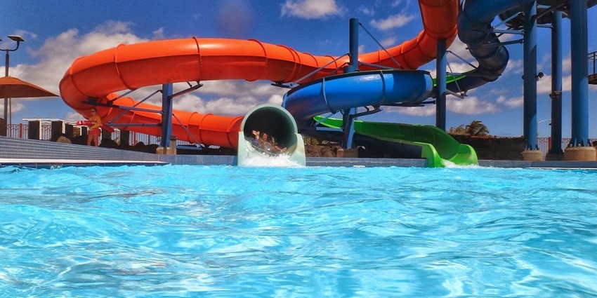 The best time to visit the lighthouse waterpark is from November to February.