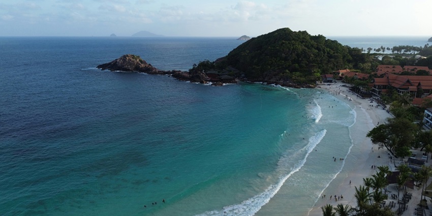 Redang’s tropical climate ensures warm, sunny days year-round