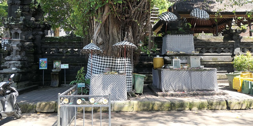 If you want to have the best experience at the Goa Lawah Temple, it is best to visit from April to October.
