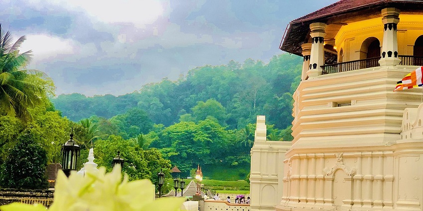 An amazing view of the beautiful scenery from the Tooth Relic temple