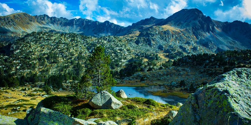 Andorra is a lush paradise during the months of October and November for travellers.