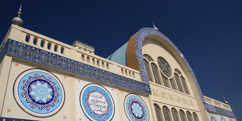 Shop for gold, carpets, and antiques at Sharjah’s iconic Blue Souq.