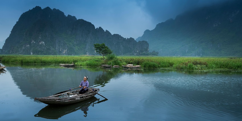 Image of a person riding the boat - one of the best things to do in great rift valley history