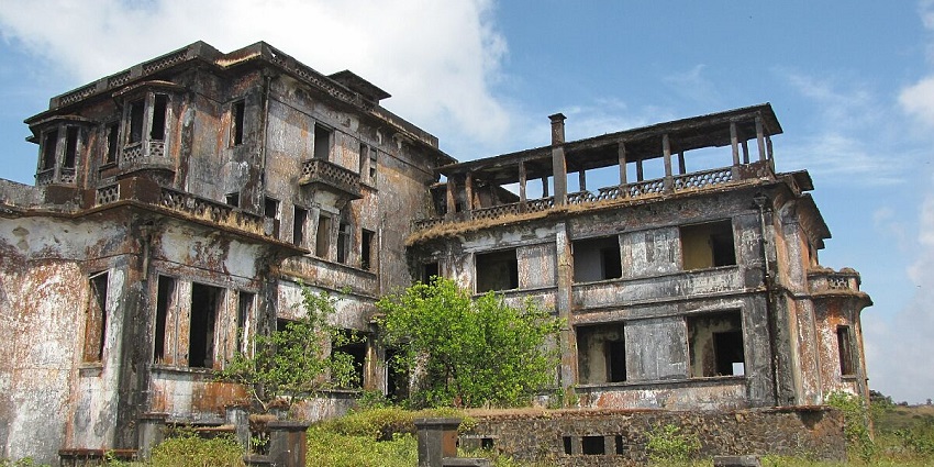 An image showing the Grand Palace at Bokor Hill Station, one of the top places to visit in Kampot.
