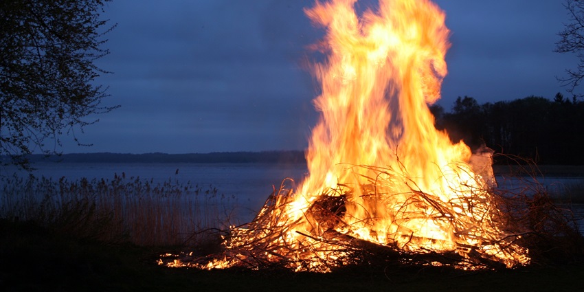 Guy Fawkes Night lights up the UK skies; fireworks, bonfires, and history in November