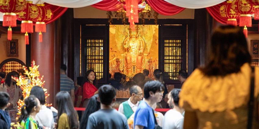 A short walk from Chinatown Food Street leads to the Buddha Tooth Relic Temple.