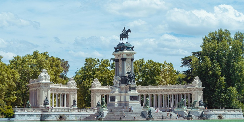 Buen Retiro Park is one of the most renowned places to visit in Madrid