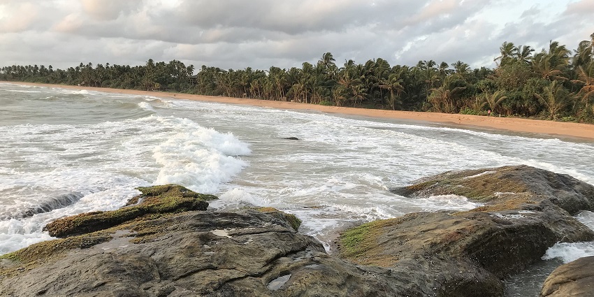 Canoe Rock is one of the top 5 best places for Scuba diving in Bentota, Sri Lanka.
