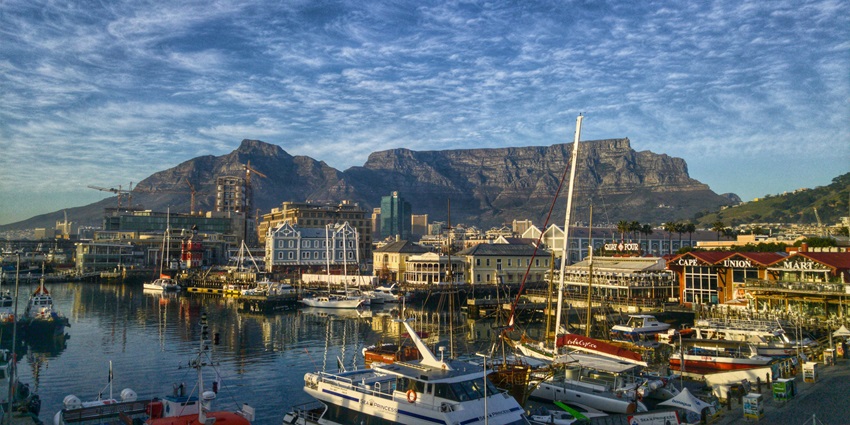 Cape Town,offers romantic beaches, scenic drives, and stunning mountain views for couples.