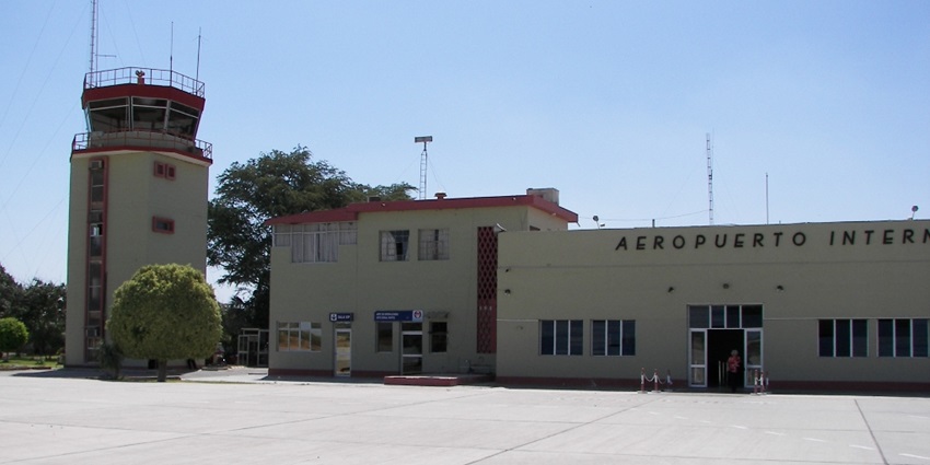 Exterior view of Capitán FAP Guillermo Concha Iberico International Airport terminal in daylight