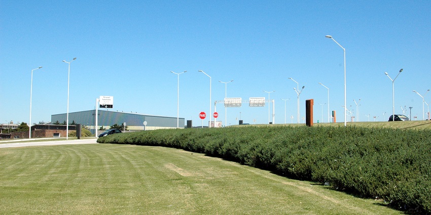 View of the park area around the Carrasco Airport in broad daylight