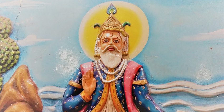 An image showing the deity Jhulelal being worshipped during the Cheti Chand festival.