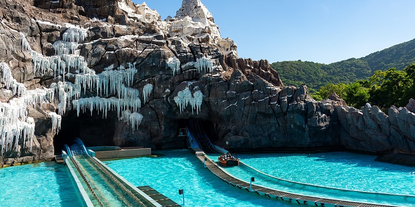 An image of the Chimelong Ocean Kingdom in Zhuhai is a world-renowned theme park