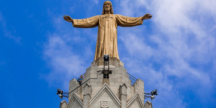 Explore the majestic Cristo Rei statue in Lubango - one of the best things to do in Angola.