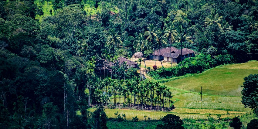 An image of Raja’s Seat in Coorg, Karnataka, one of the hill stations in South India to visit in April.