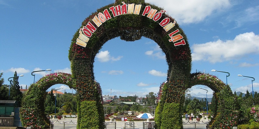 An image showing Da Lat Flower Park, one of the best places to visit in Vietnam in October.