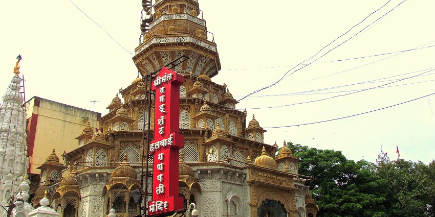 Aarchitecture of Dagdusheth Halwai Ganpati Temple, a place to visit near Katraj Lake in Pune.