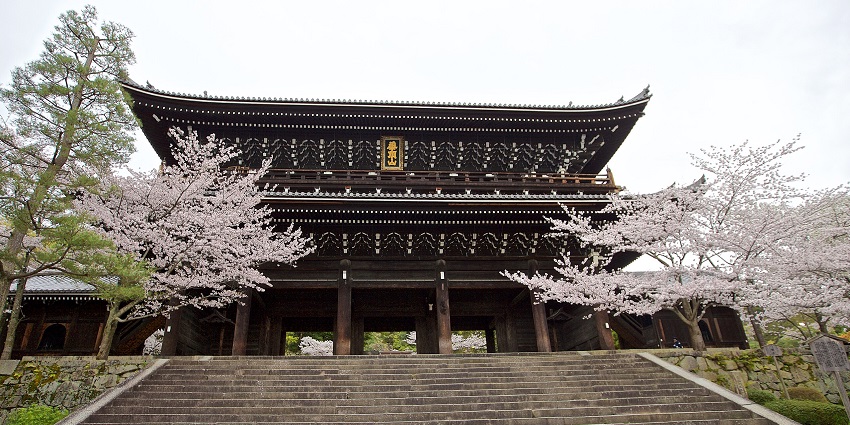 A renowned Zen temple in Kyoto, featuring beautiful gardens and historic teahouses.
