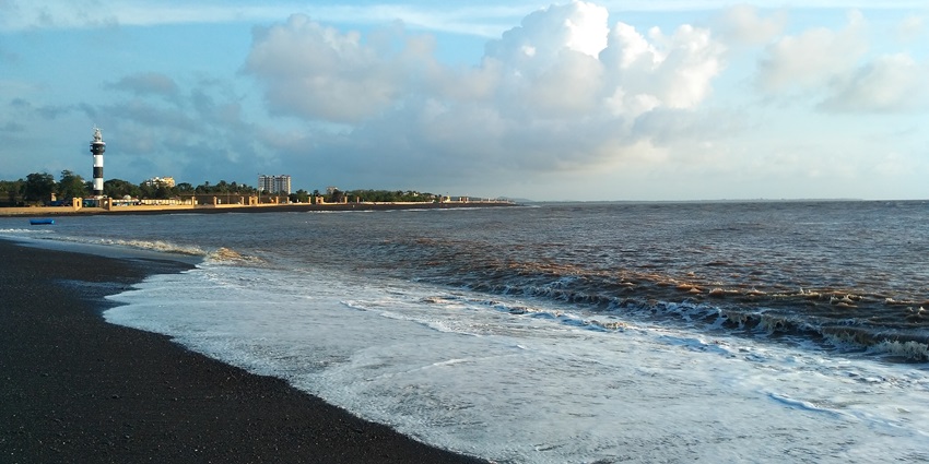 Image of a beach in Daman - one of the best places to visit in west India