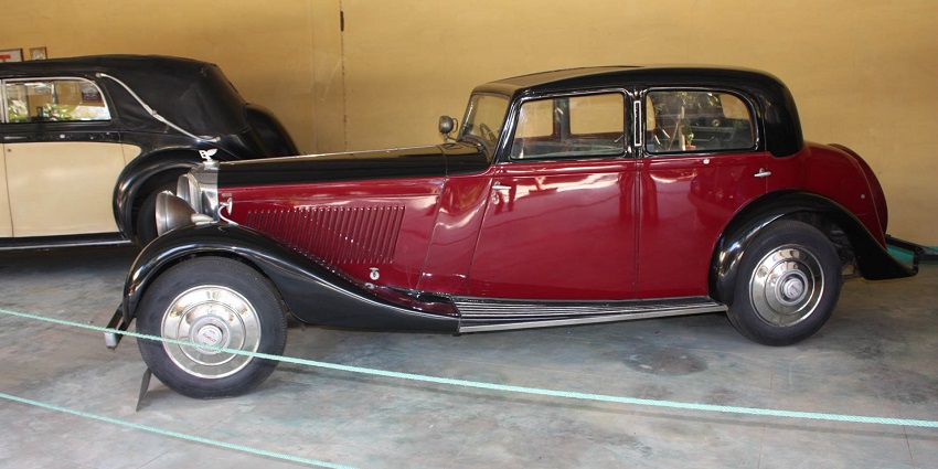 An image of a vehicle in Dastan Auto World Vintage Car Museum, one of the popular museums in India.