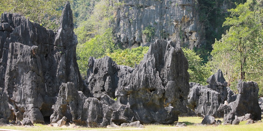 A picture of a cave system, exploring which is one of the best things to do in Makassar