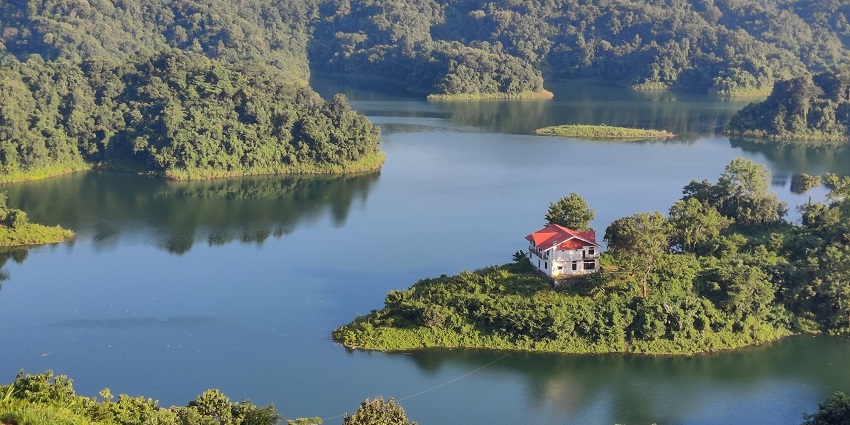 Wooden house near Doyang Lake, offering a serene waterside view amidst Nagaland’s landscape.
Viewers of this file can see comments and suggestions