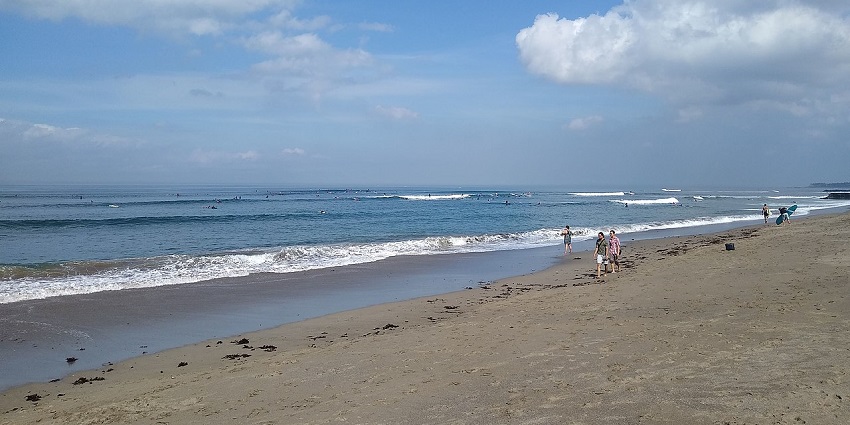 Enjoy surfing and beachfront dining at Echo Beach, among the best beaches in Canggu.