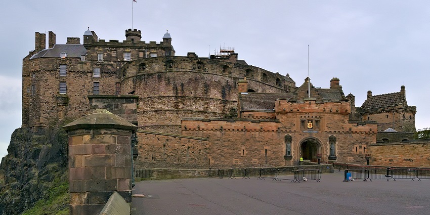 A flag hoisted at the top of Edinburg Fort, a castle which used to be a royal residence
