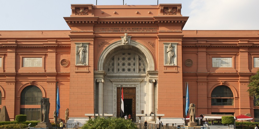 An image of the facade of the Egyptian Museum, a famous museum to visit in Egypt.