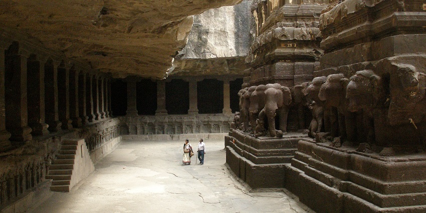 Intricate rock cut caves in Ellora vividly reveal monumental carvings and royal legacy.