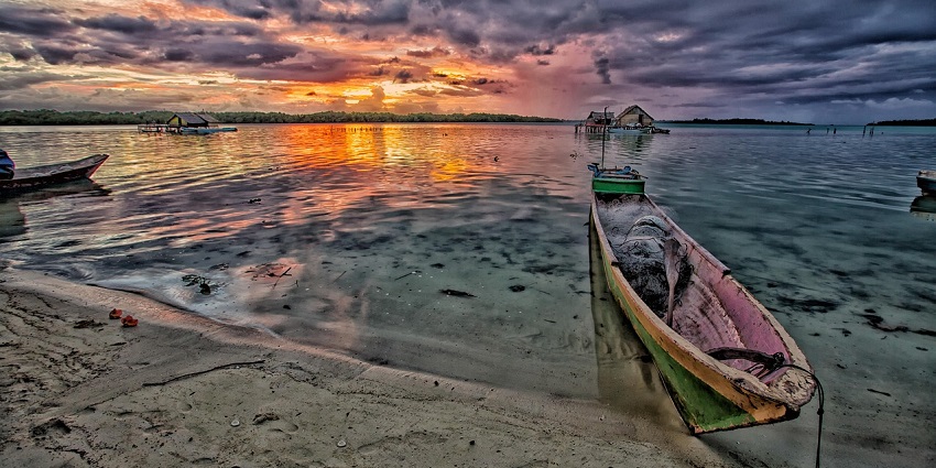 Exploring lagoons is among the best things to do in Arugam Bay through a Lagoon Safari.