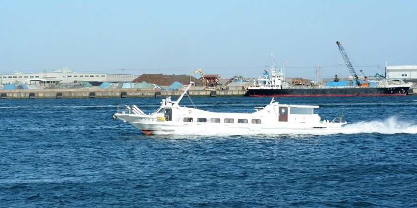 Set off on a relaxing boat ride on the shore of Chaweng Beach and soak in the beautiful views.