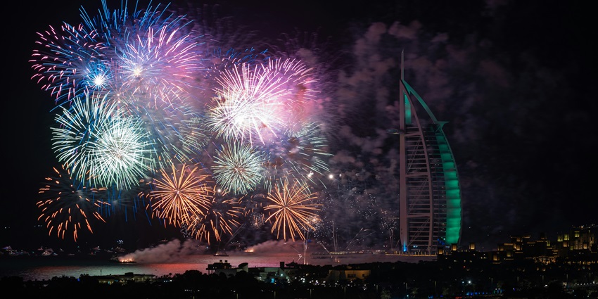 Image of Dubai night view and firecrackers - Enjoy Dubai Summer Surprise Festival