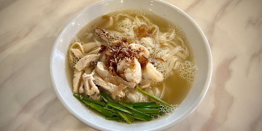 Enjoy Ipoh’s culinary delights and savor its famous street food.