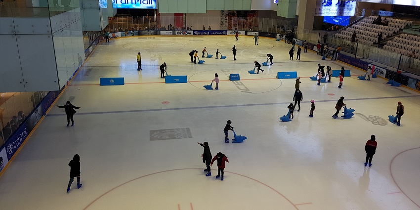 A modern entertainment zone at the biggest shopping mall in asia with vibrant activity