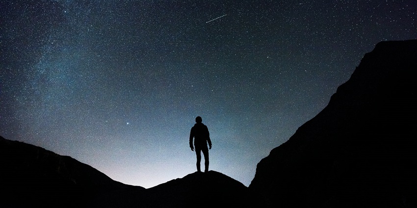 Enjoy stargazing at Cradle Mountain with starry skies in Australia.
