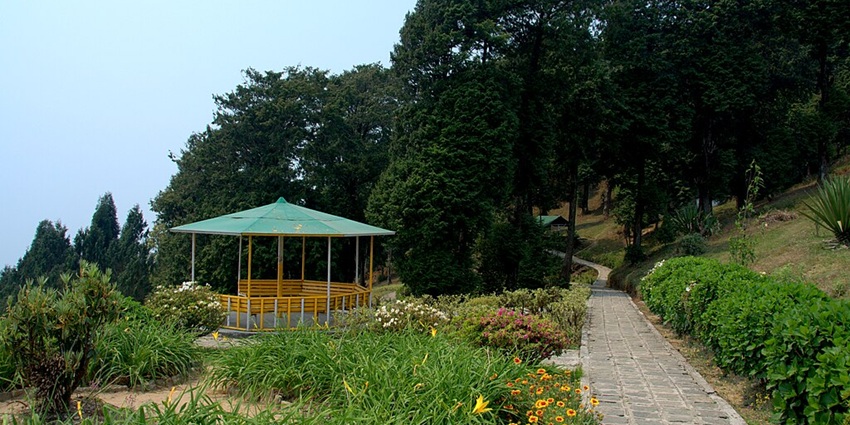 Deolo Hill is a famous tourist spot offering panoramic views, one of the things to do in Kalimpong.
