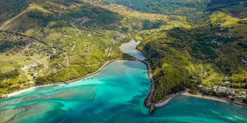 A picture of the dramatic ocean views from Pont Naturel during the daytime for all.