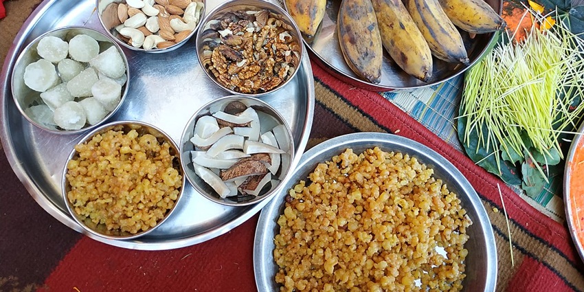 Image of a thali with prasad, during Govardhan puja during the Annakut festival